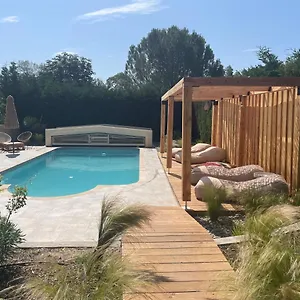 https://les-bambous-sous-les-etoiles-en-provence.fr-provencehotel.com